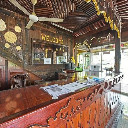 Super Oyo Capital O 90659 Raintown Timbers Hotel Taiping Dış mekan fotoğraf