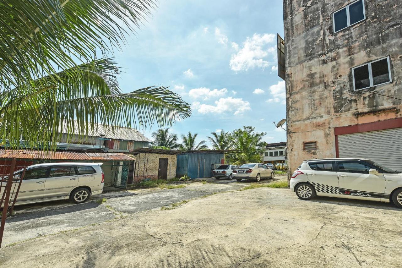 Super Oyo Capital O 90659 Raintown Timbers Hotel Taiping Dış mekan fotoğraf
