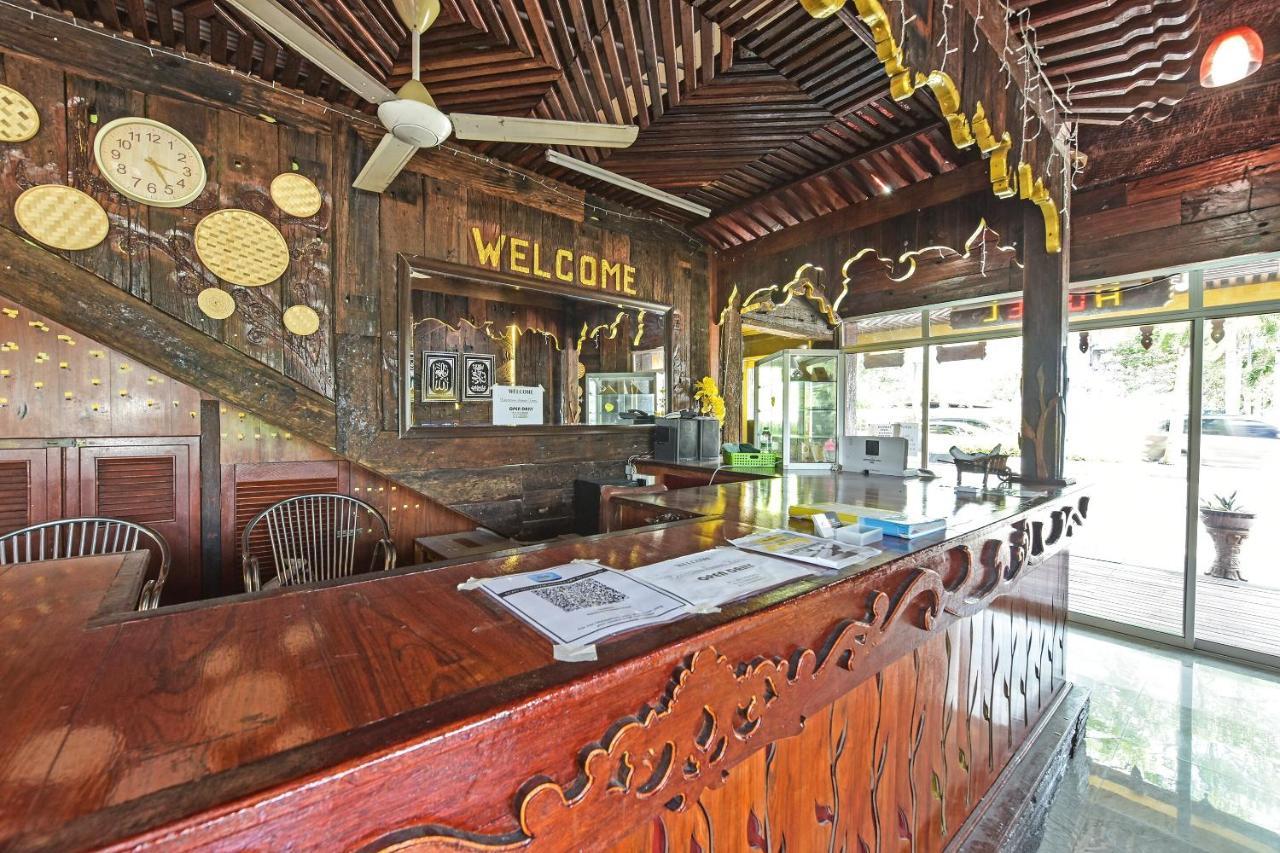 Super Oyo Capital O 90659 Raintown Timbers Hotel Taiping Dış mekan fotoğraf