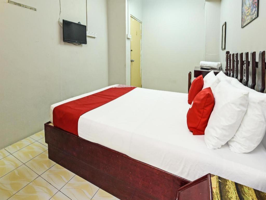 Super Oyo Capital O 90659 Raintown Timbers Hotel Taiping Dış mekan fotoğraf