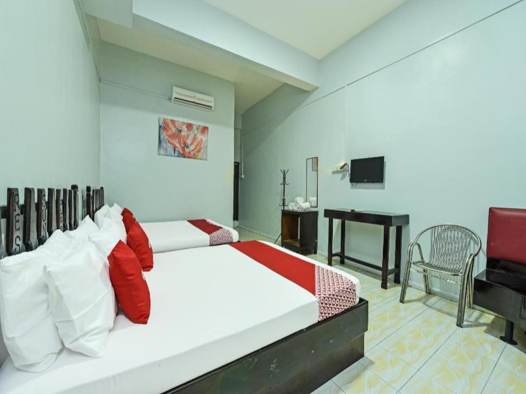 Super Oyo Capital O 90659 Raintown Timbers Hotel Taiping Dış mekan fotoğraf